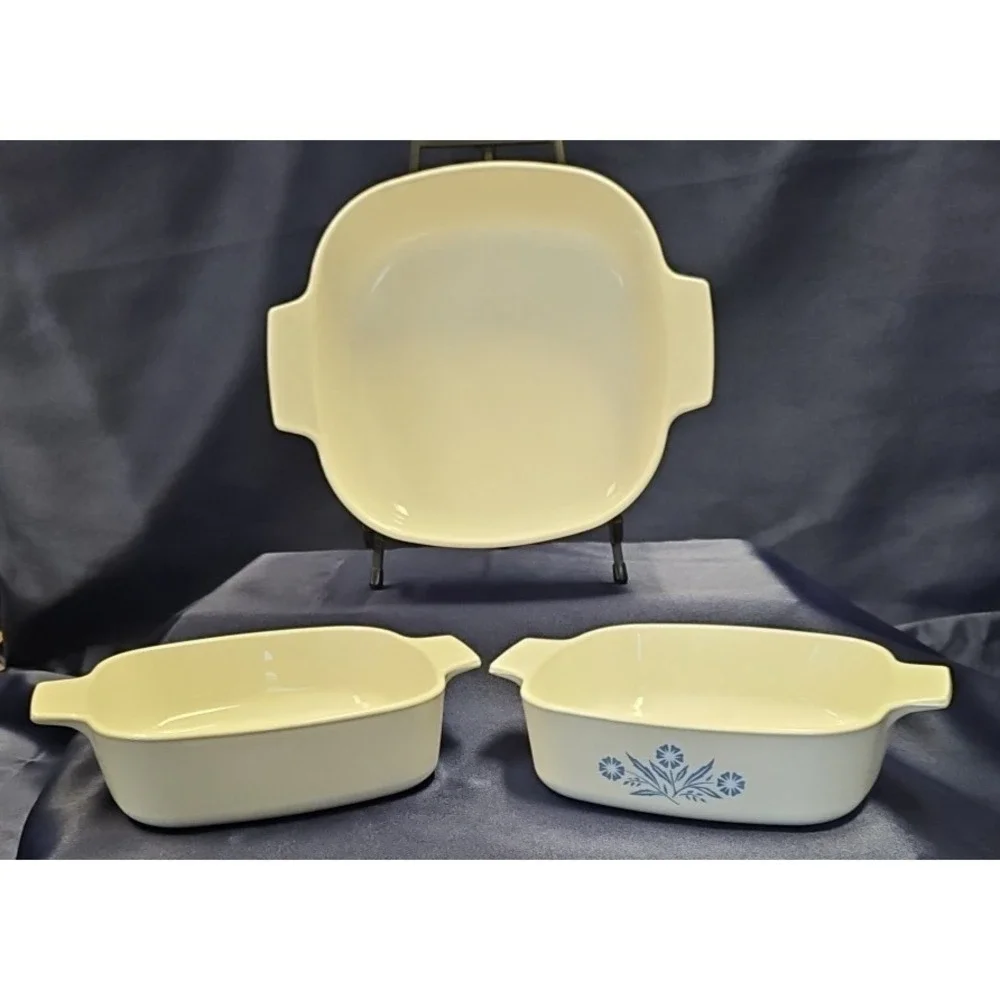 Corningware Blue Cornflower set of 1, 1qt. and Corning Ware plain 1 L and 1 qt.